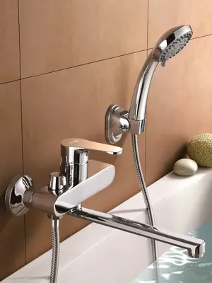 Смеситель для ванны с длинным изливом и душем Shevanik S5622