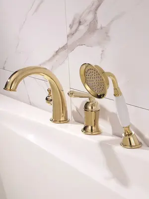 Встраиваемый смеситель на борт ванны с душем Rose R0212E