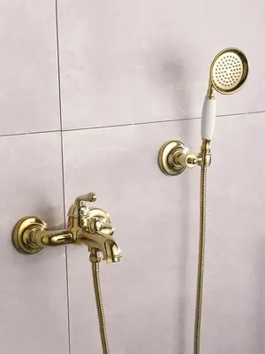 Смеситель для ванны с коротким изливом и душем Rose R0202E