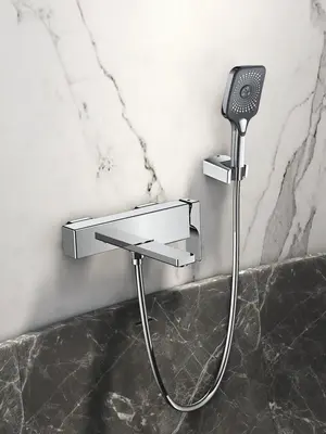 Смеситель для ванны с коротким изливом и душем Rose R1002