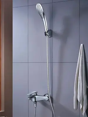 Смеситель для ванны с коротким изливом и душем Rose R1302