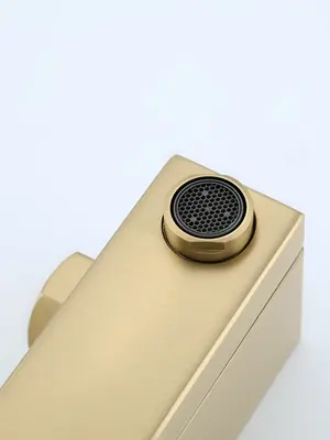 Смеситель для ванны с коротким изливом и душем Gappo G3217-3