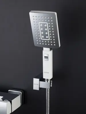 Смеситель для ванны с коротким изливом и душем Gappo G3207-8