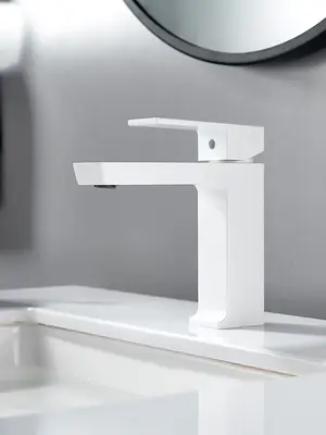 Смеситель для раковины умывальника в ванную Rose R1801C-1