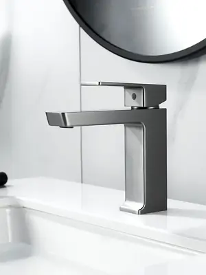 Смеситель для раковины умывальника в ванную Rose R1801T-1