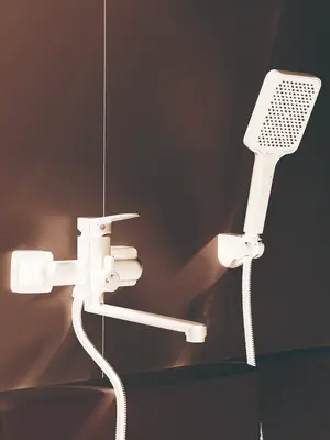 Смеситель для ванны с коротким изливом и душем Shevanik S9902H