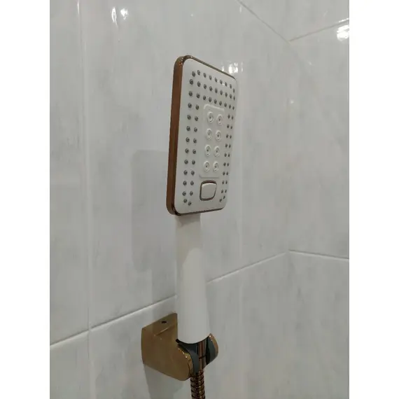 Смеситель для ванны Ledeme 7 L3274WR с душевой лейкой белый/золото, изображение 5