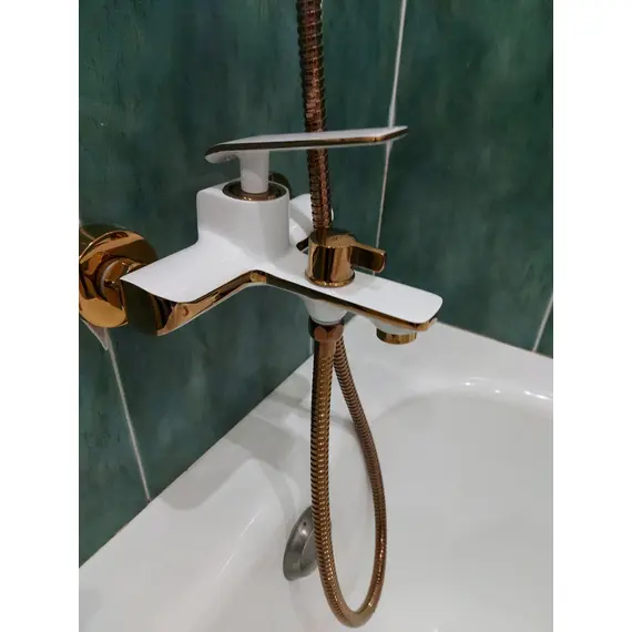 Смеситель для ванны Ledeme 7 L3274WR с душевой лейкой белый/золото, изображение 4