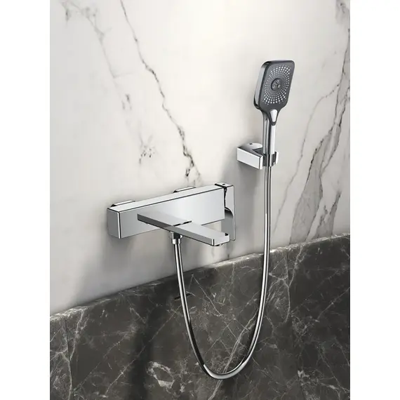 Смеситель для ванны с коротким изливом и душем Rose R1002