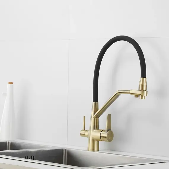 Смеситель для кухни с гибким изливом Rose R558Q бронза/черный, изображение 6