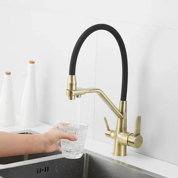 Смеситель для кухни с гибким изливом Rose R558Q бронза/черный, изображение 4