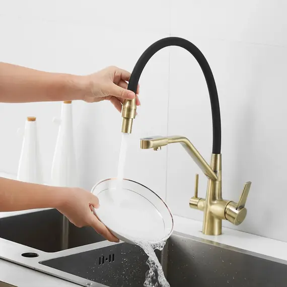 Смеситель для кухни с гибким изливом Rose R558Q бронза/черный, изображение 3