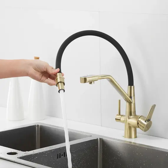 Смеситель для кухни с гибким изливом Rose R558Q бронза/черный, изображение 17