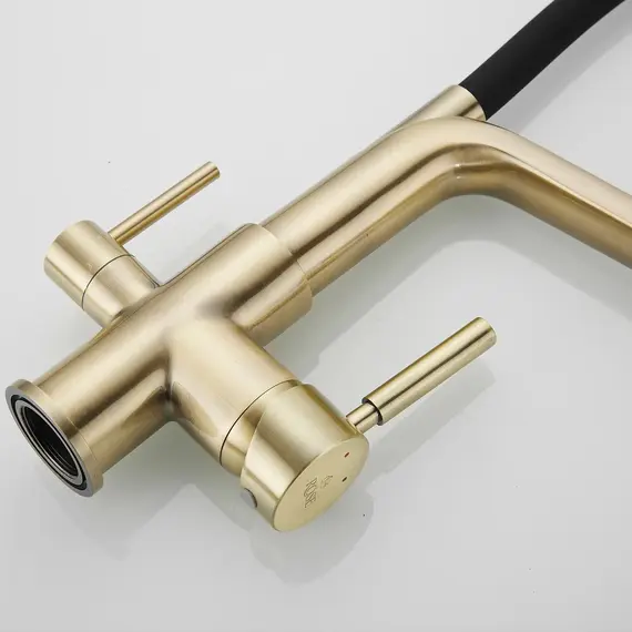 Смеситель для кухни с гибким изливом Rose R658Q бронза/черныйн, изображение 8