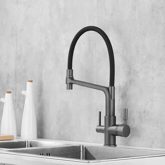 Смеситель для кухни с гибким изливом Rose R658Y темно-серый/черный, изображение 4
