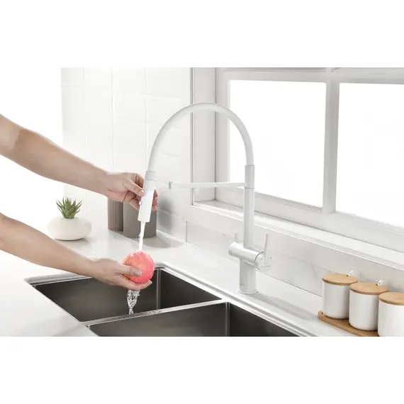 Смеситель для кухни Paulmark Starke Gravity Gr213888-WH под фильтр с гибким изливом белый полностью, изображение 7