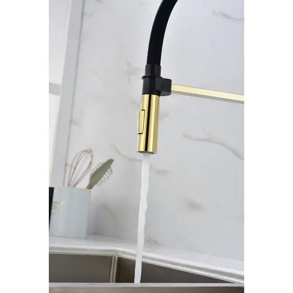 Смеситель для кухни Paulmark Halt Ha214021-G с гибким изливом золото, изображение 9