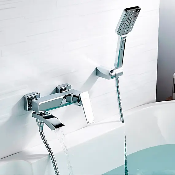 Смеситель для ванны Ledeme R L3178 хром с коротким поворотным изливом, изображение 10