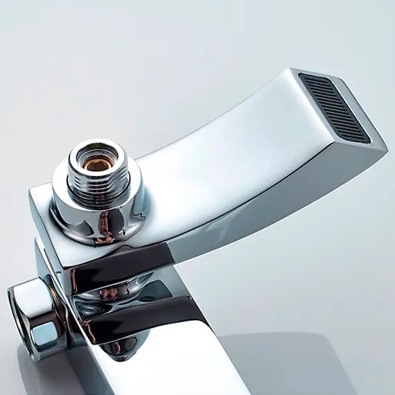 Смеситель для ванны Ledeme R L3178 хром с коротким поворотным изливом, изображение 5