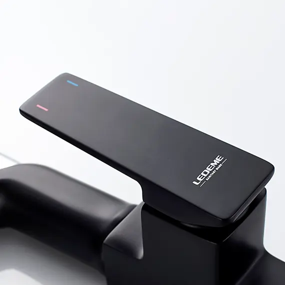 Смеситель для кухни с гибким изливом Ledeme L4078B-2 черный, изображение 6