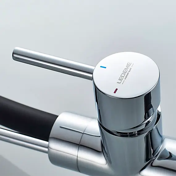 Смеситель для кухни с гибким изливом и встроенным краном под фильтр питьевой воды Ledeme L4755-2 черный/хром, изображение 6