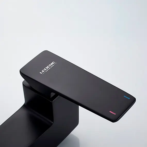 Смеситель для ванны Ledeme R L3178B матовый черный с коротким поворотным изливом, изображение 6