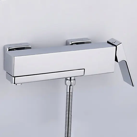 Смеситель для ванны с коротким изливом и душем Gappo G3218 Смеситель для ванны с коротким изливом и душем Gappo G3218